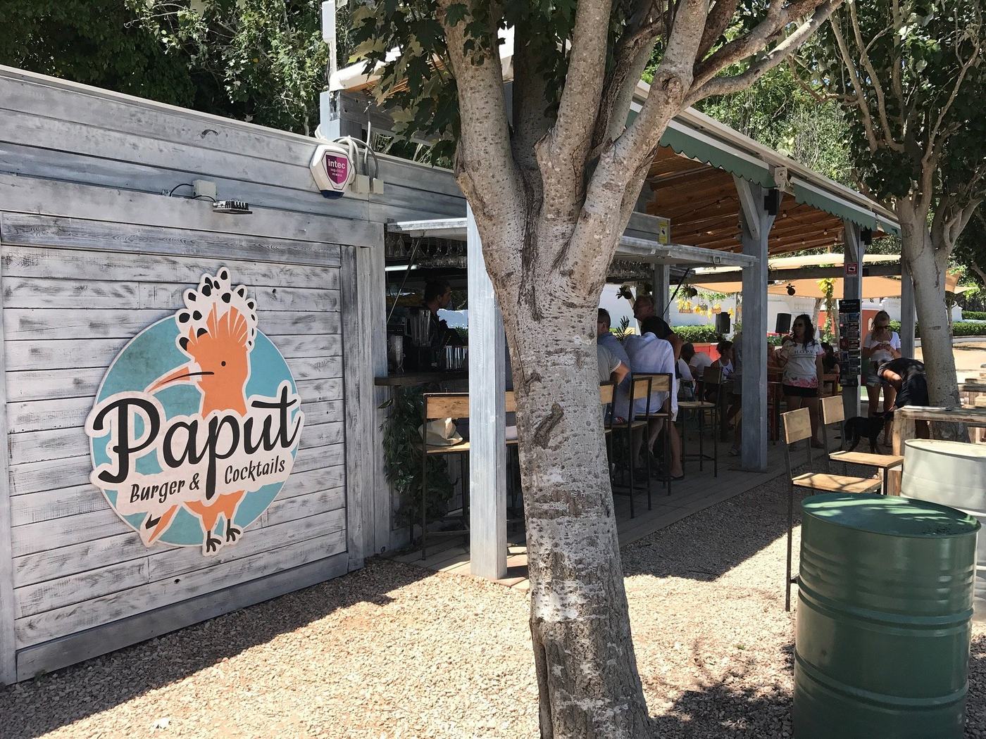 The Paput sign under the trees